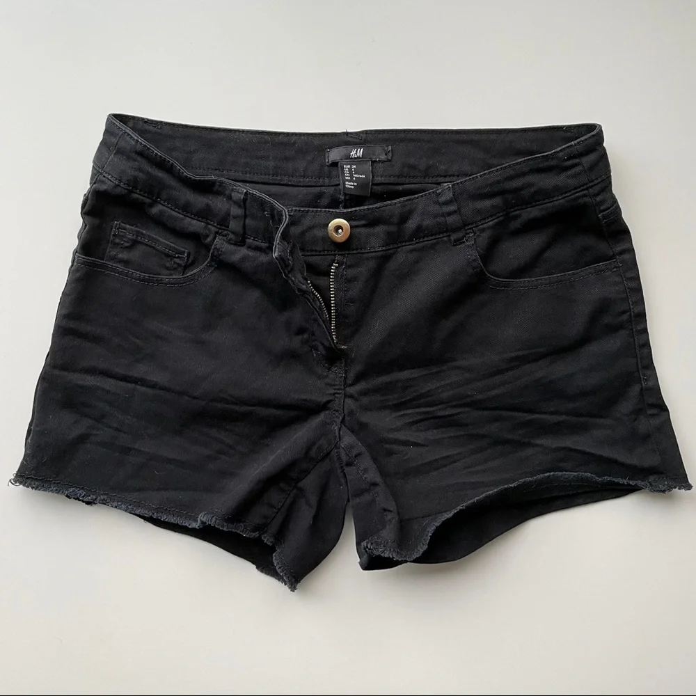 🖤Black H&M Shorts - Picture 3 of 4